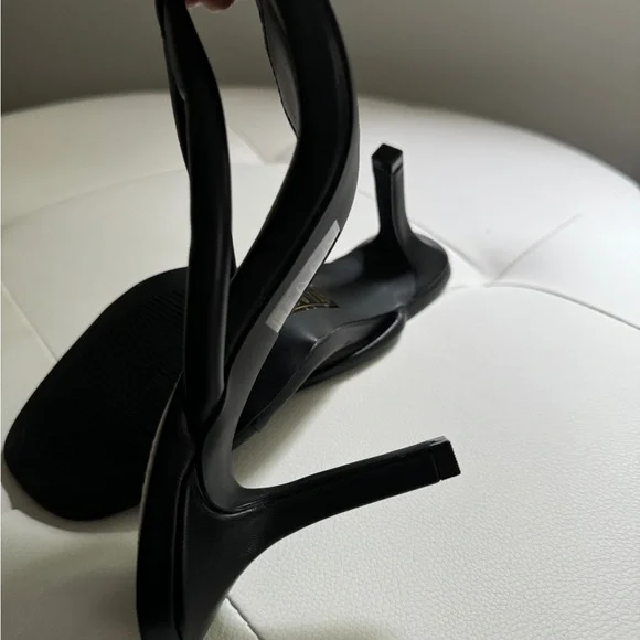 NWOT Black Flip Flop Heel Sandals - Picture 8 of 8